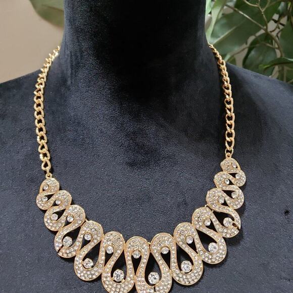 Womens Gold Tone Rhinestones Snake Shaped Collar Necklace with Lobster Clasp - Picture 2 of 7